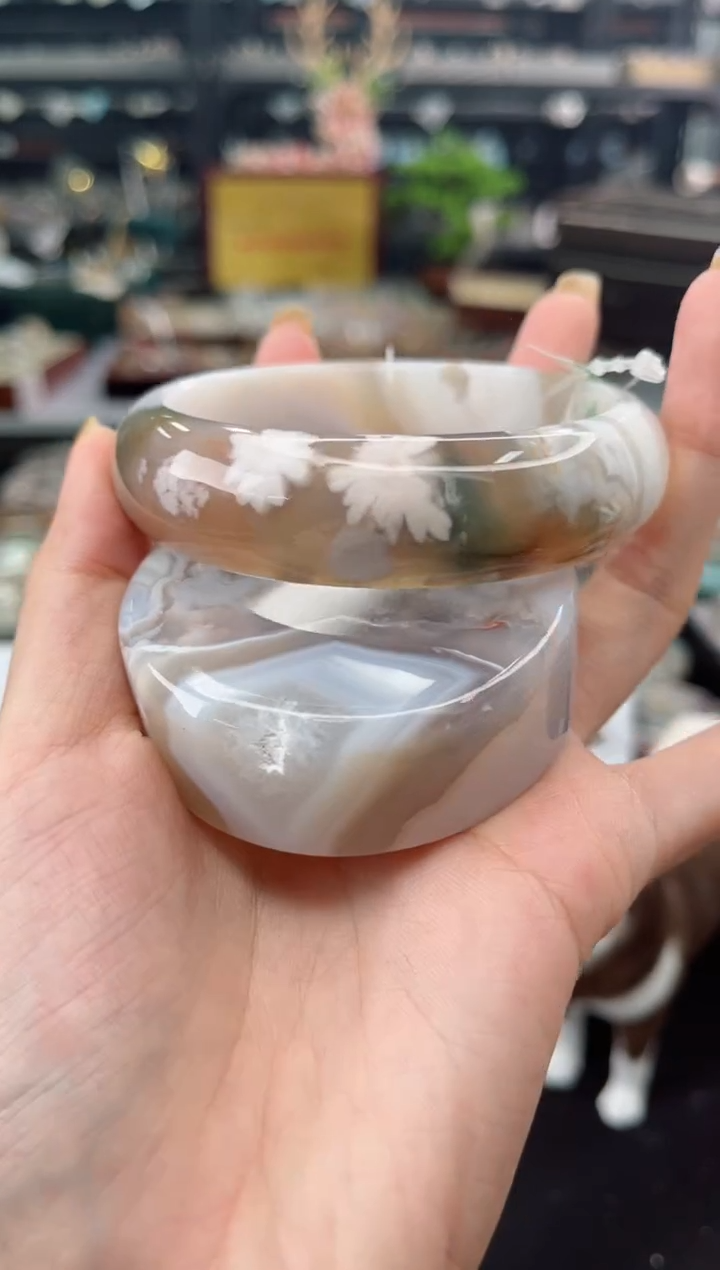 【闪购商品】石英质玉手镯未镶嵌61圈口（赠品镯心）34562589