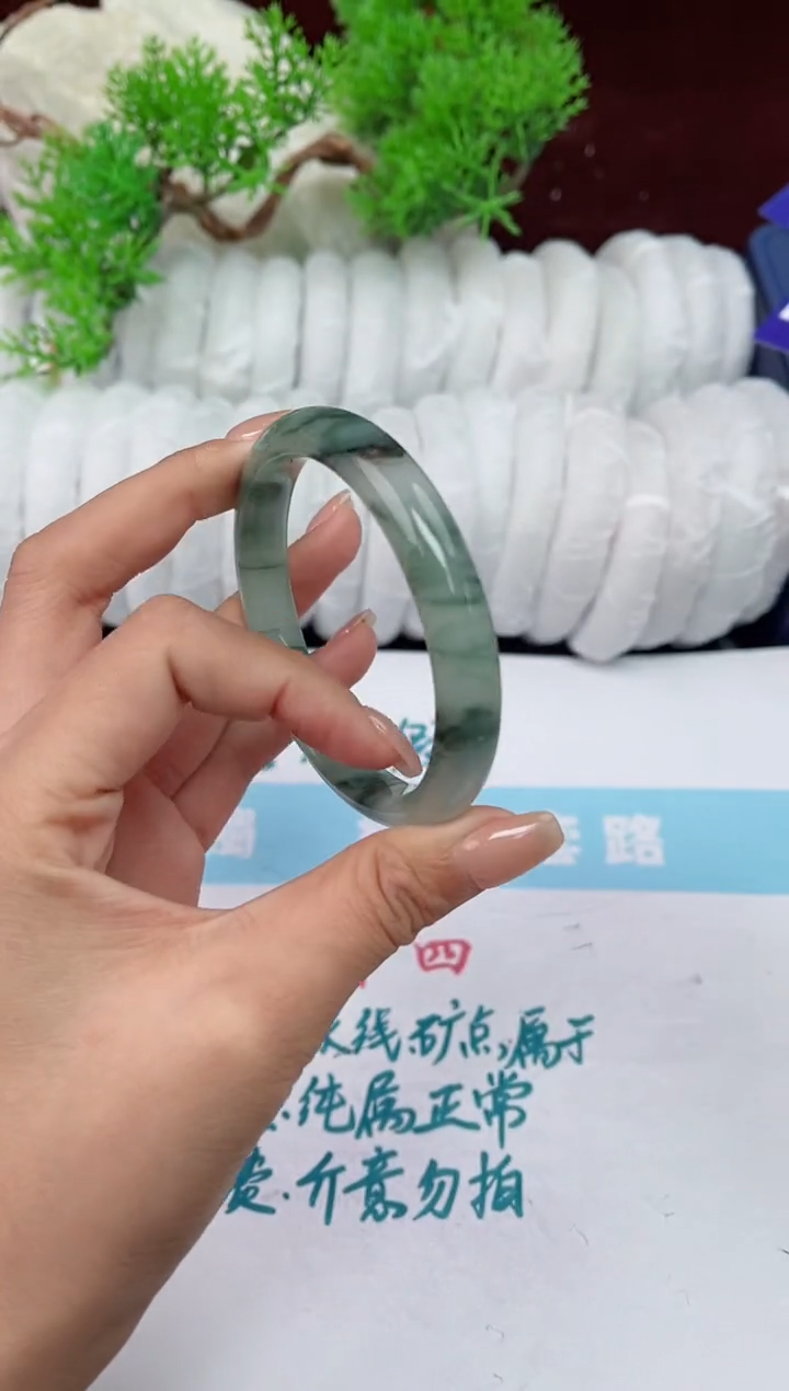 【闪购商品】石英质玉手镯未镶嵌226