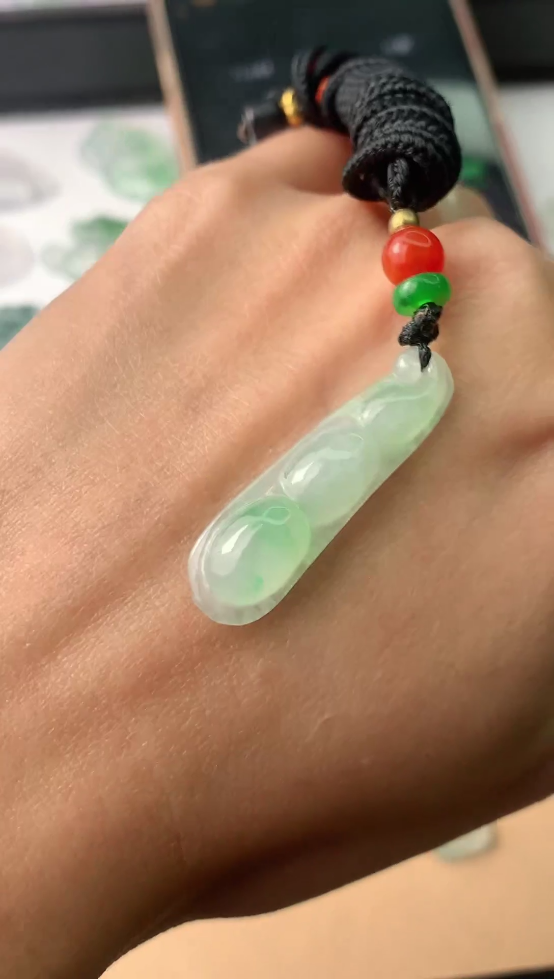 【闪购商品】翡翠颈饰未镶嵌翡翠A货飘绿福豆