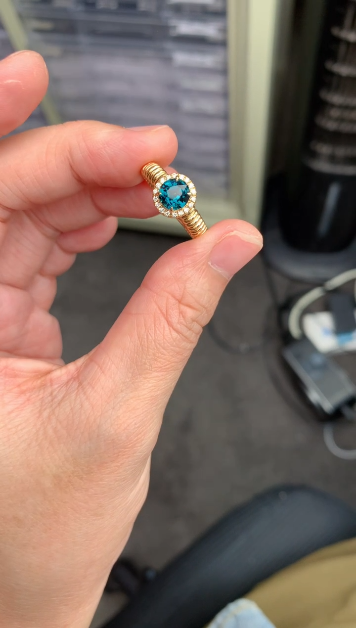 【闪购商品】碧玺戒指18K金镶嵌1.1拉贡戒指