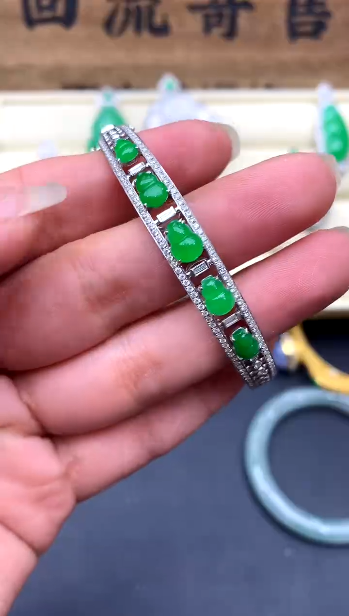 【闪购商品】翡翠手镯18K金镶嵌544-中国好珍宝