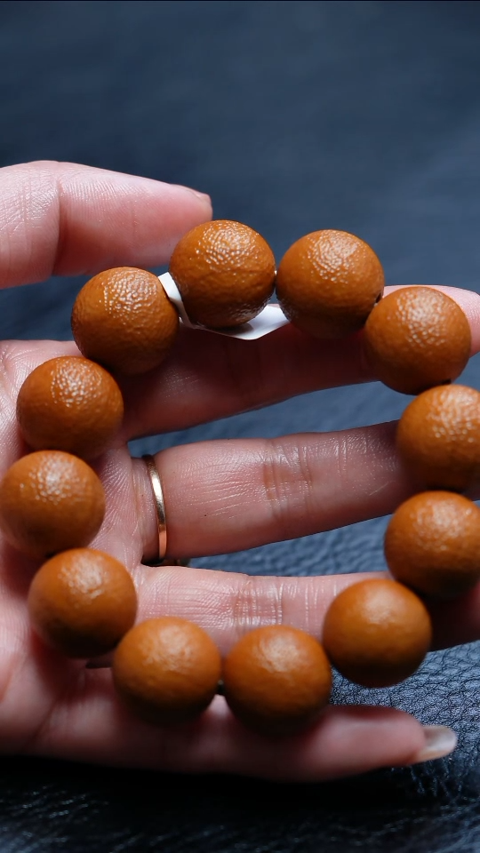 【闪购商品】橄榄核吊坠苏工橄榄核