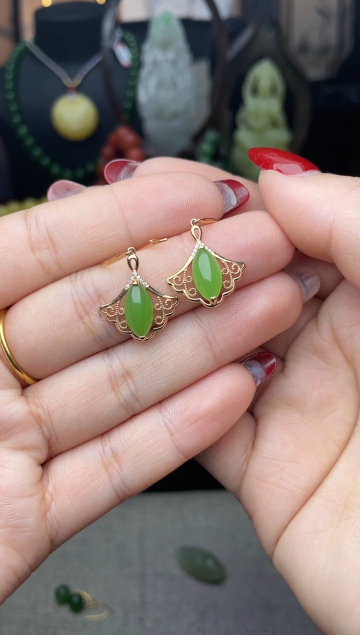 【闪购商品】和田玉发饰18K金镶嵌耳饰