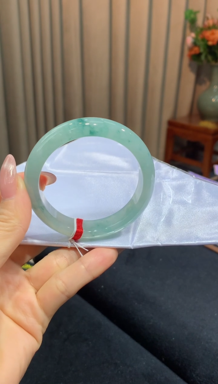 【闪购商品】翡翠手镯未镶嵌晴水底飘蓝花57.8