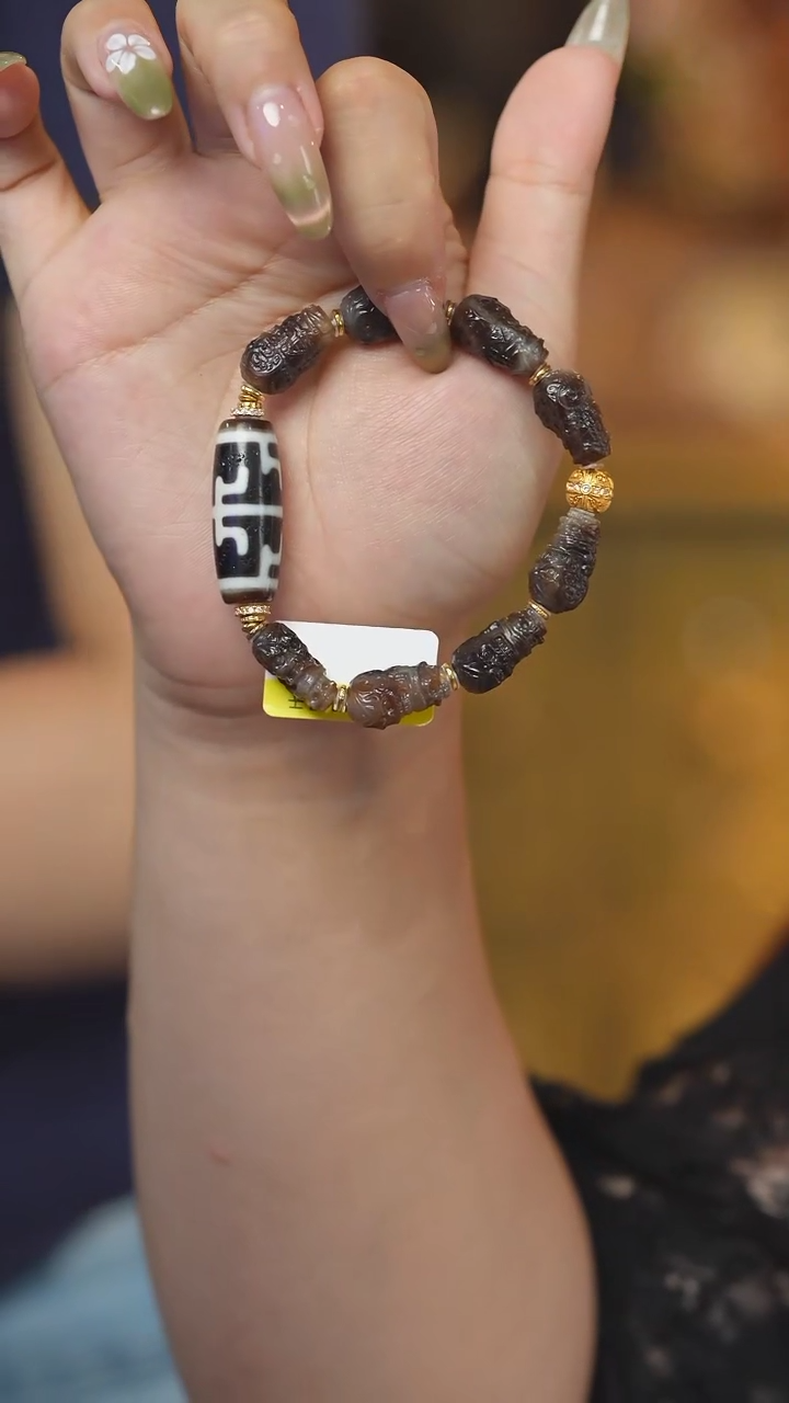 未镶嵌颈饰玛瑙/玉髓（覆膜）Q33819多样性发其一