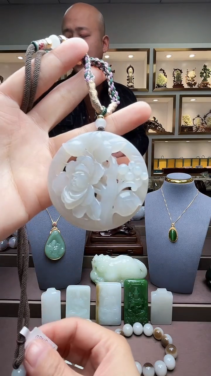 【闪购商品】和田玉颈饰未镶嵌苏