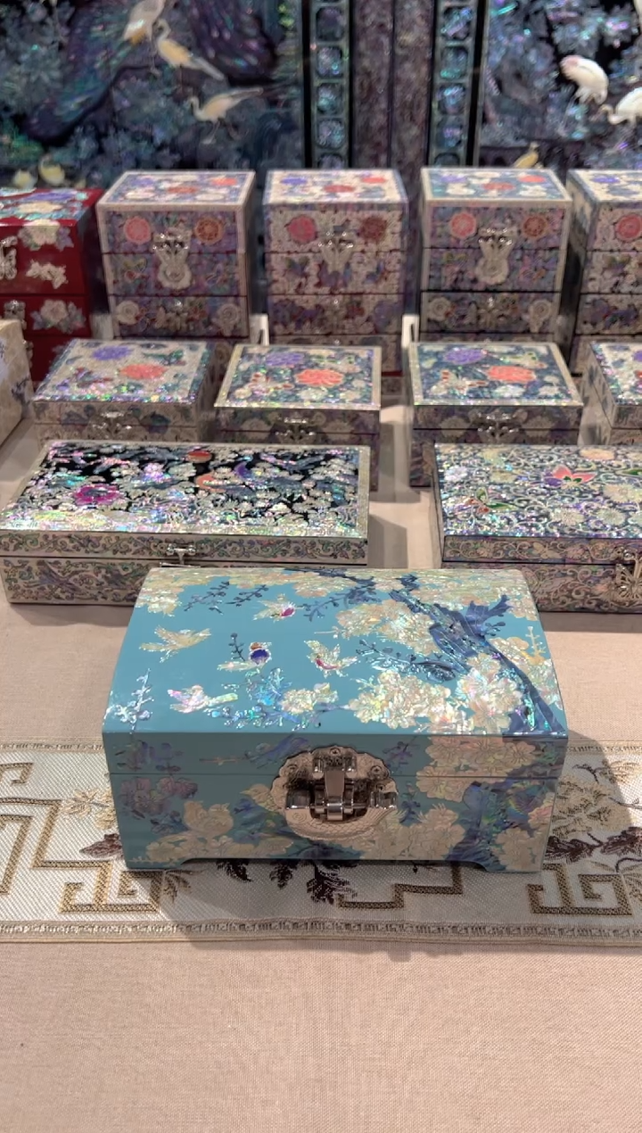 鱼锁绒布底·弘贝雅螺钿漆器文化馆