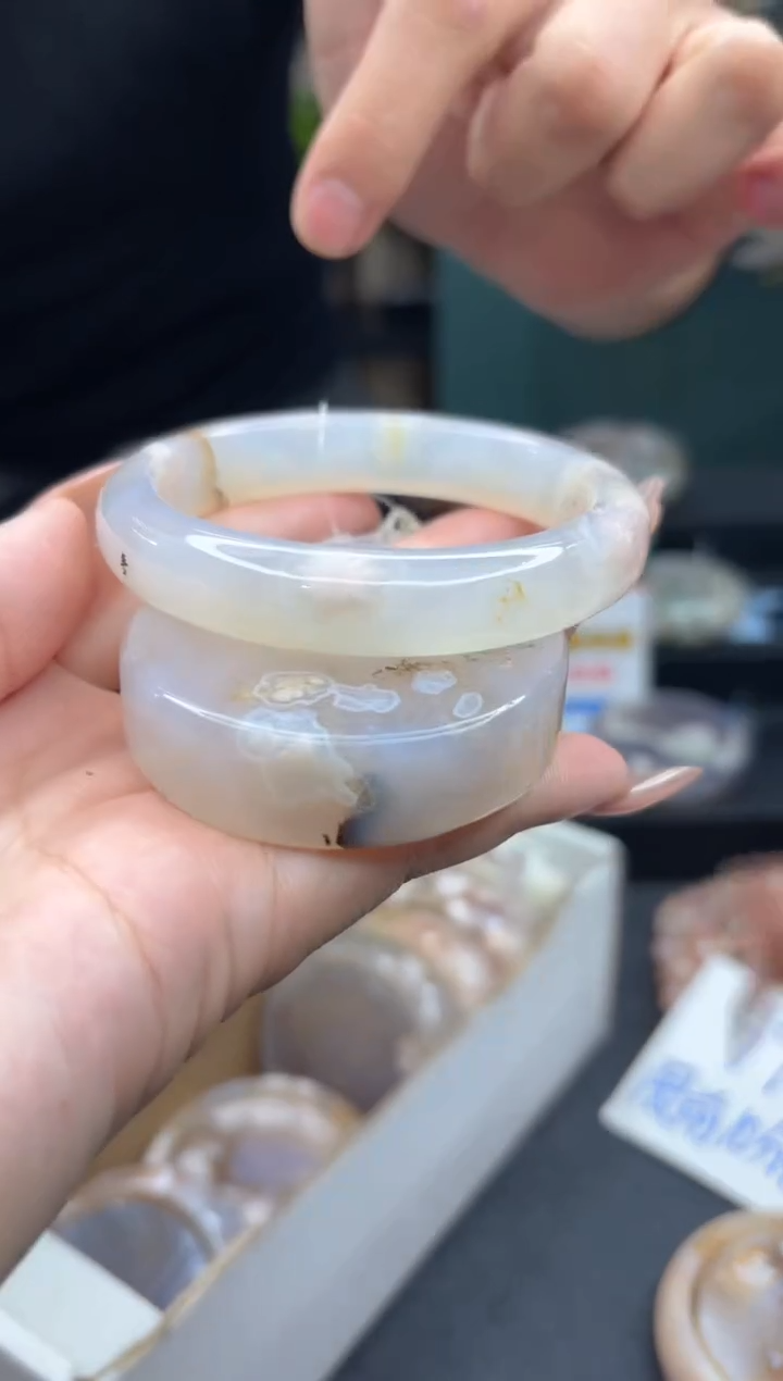 【闪购商品】石英质玉手镯未镶嵌1128（58圈赠送镯心）