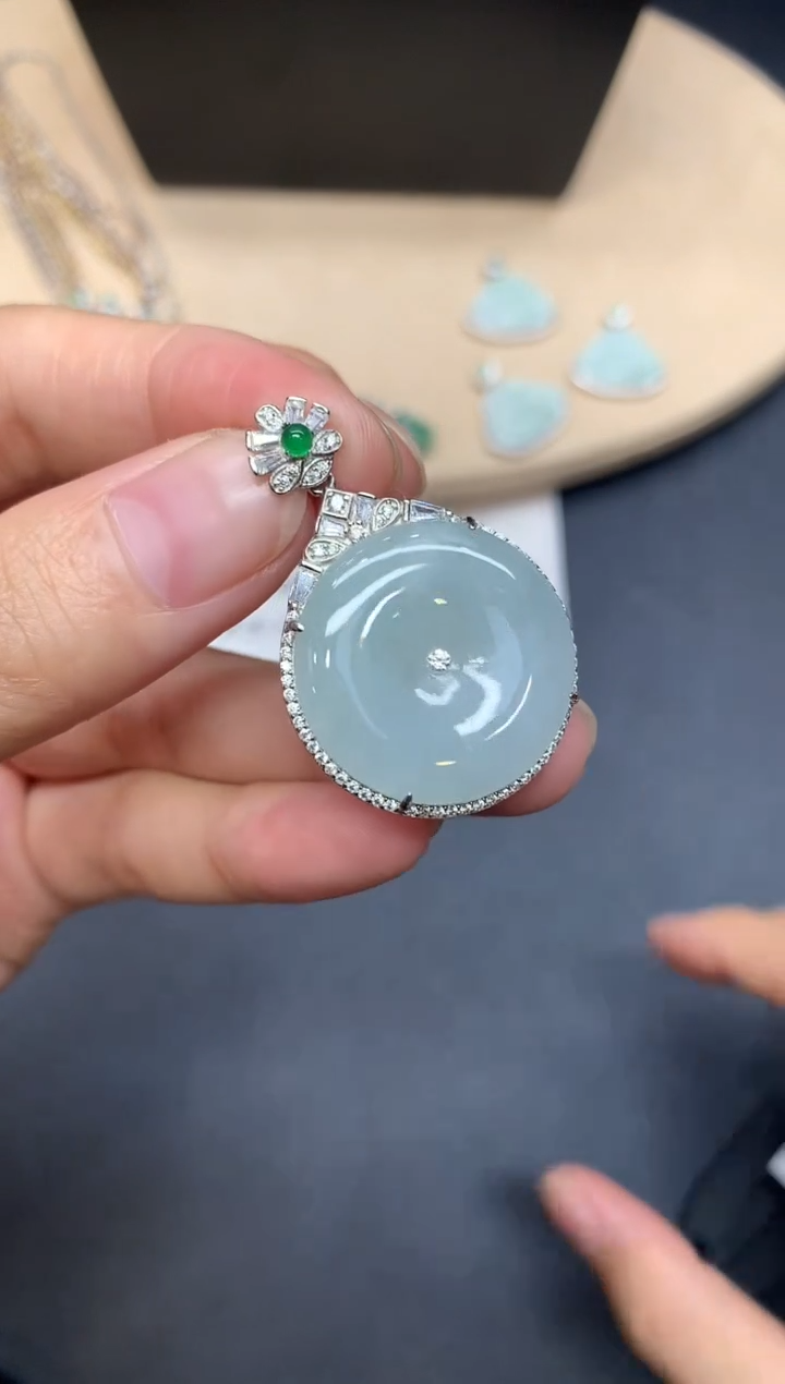 【闪购商品】翡翠吊坠(不含链)银S925镶嵌平安扣【多样性发其一】