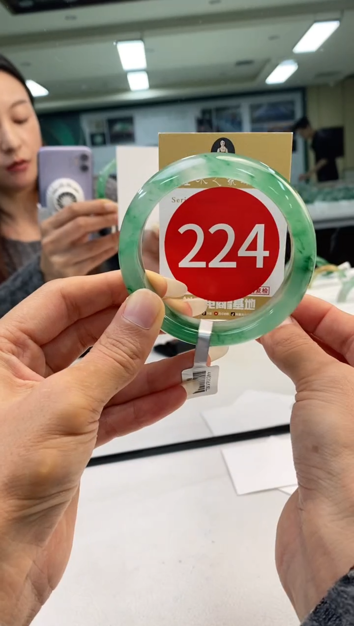 未镶嵌手镯石英质玉55+224
