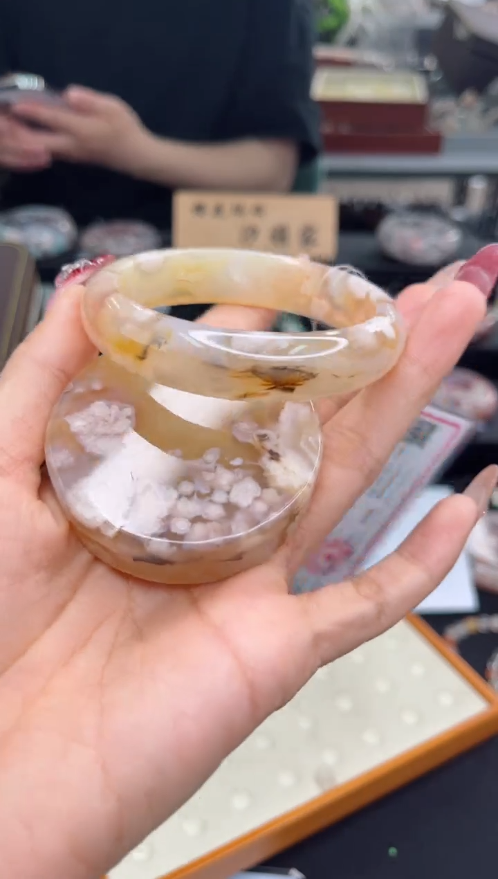 【闪购商品】石英质玉手镯未镶嵌57圈口（赠品镯心）3570183