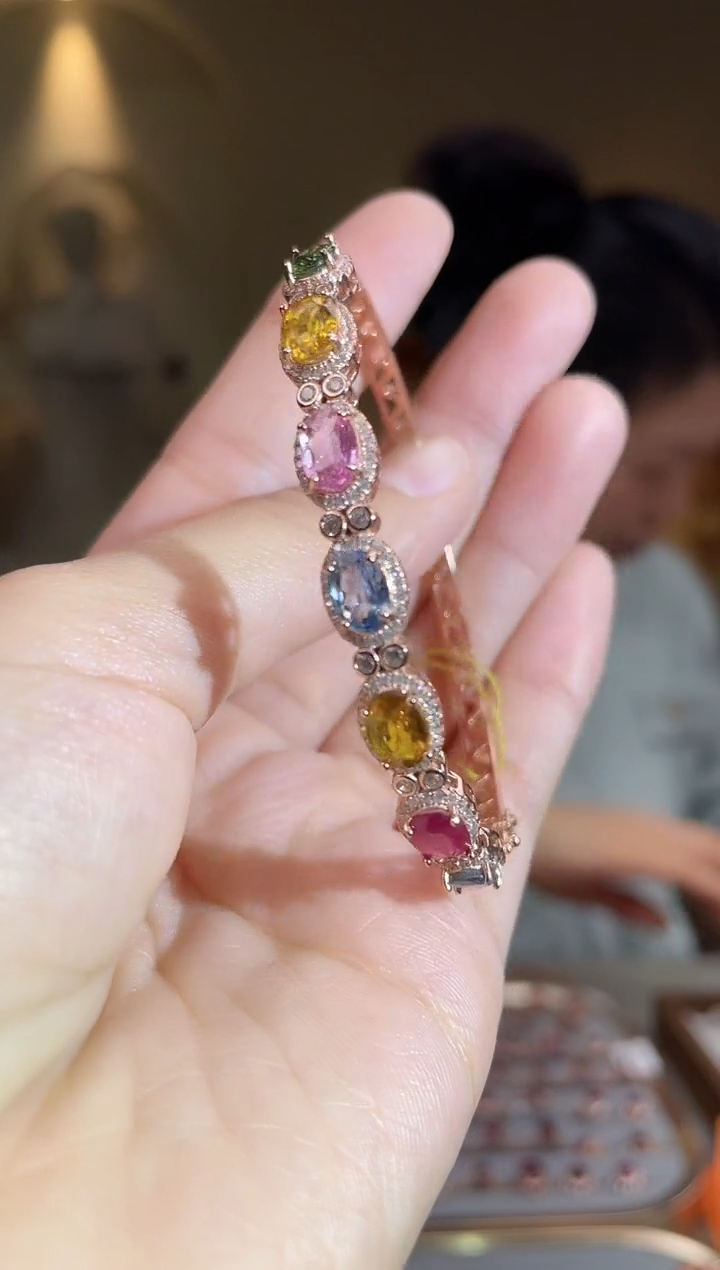 手镯彩色蓝宝石银S925镶嵌手镯