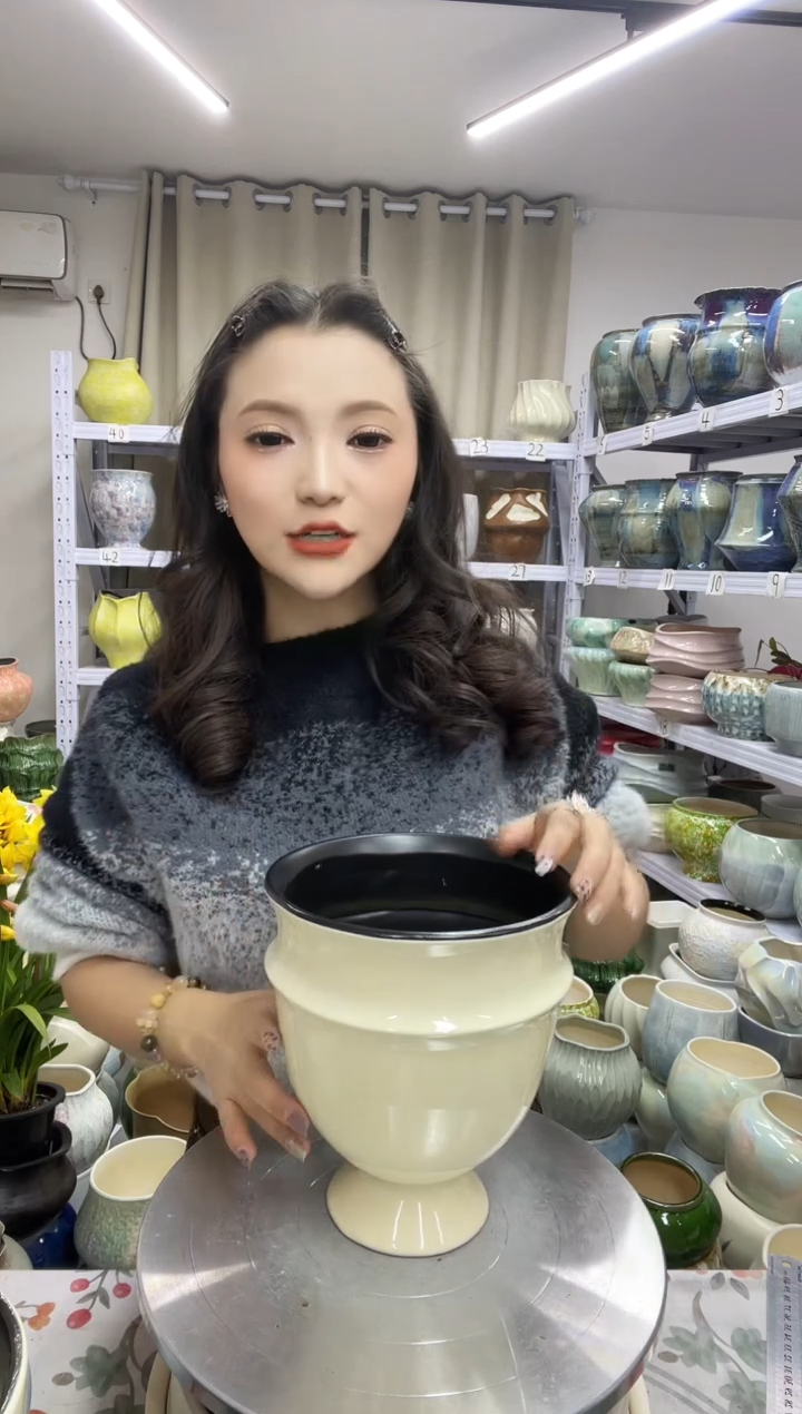 【花盆链接】  高 ：20 口：15