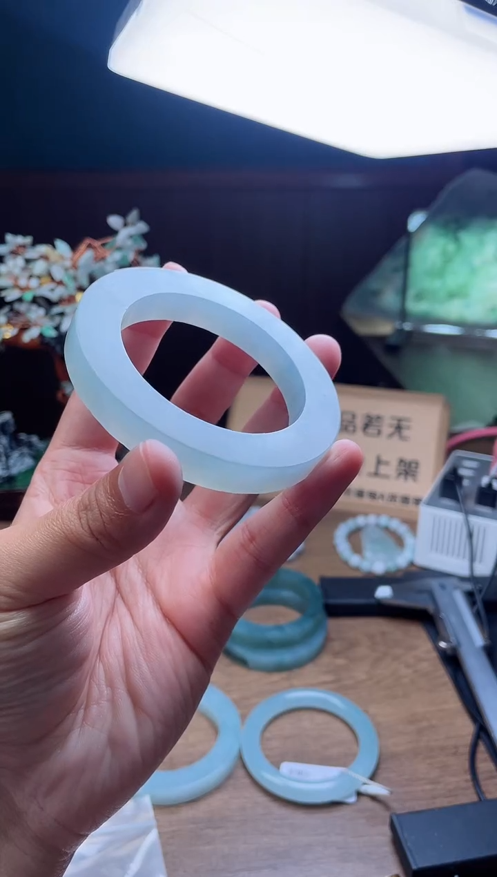 【闪购商品】定制翡翠手镯未镶嵌定制