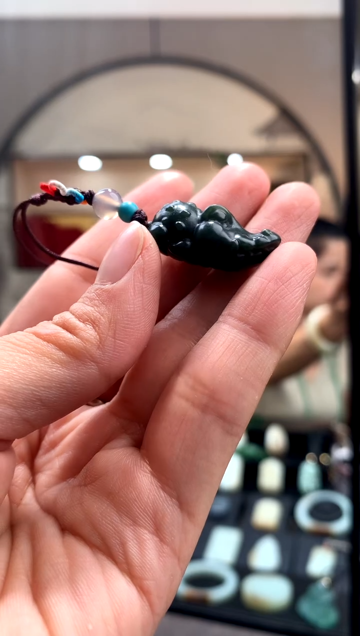 和田玉未镶嵌包链包挂