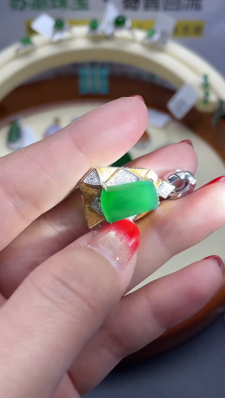 【闪购商品】翡翠颈饰18K金镶嵌回流寄售，不退不换