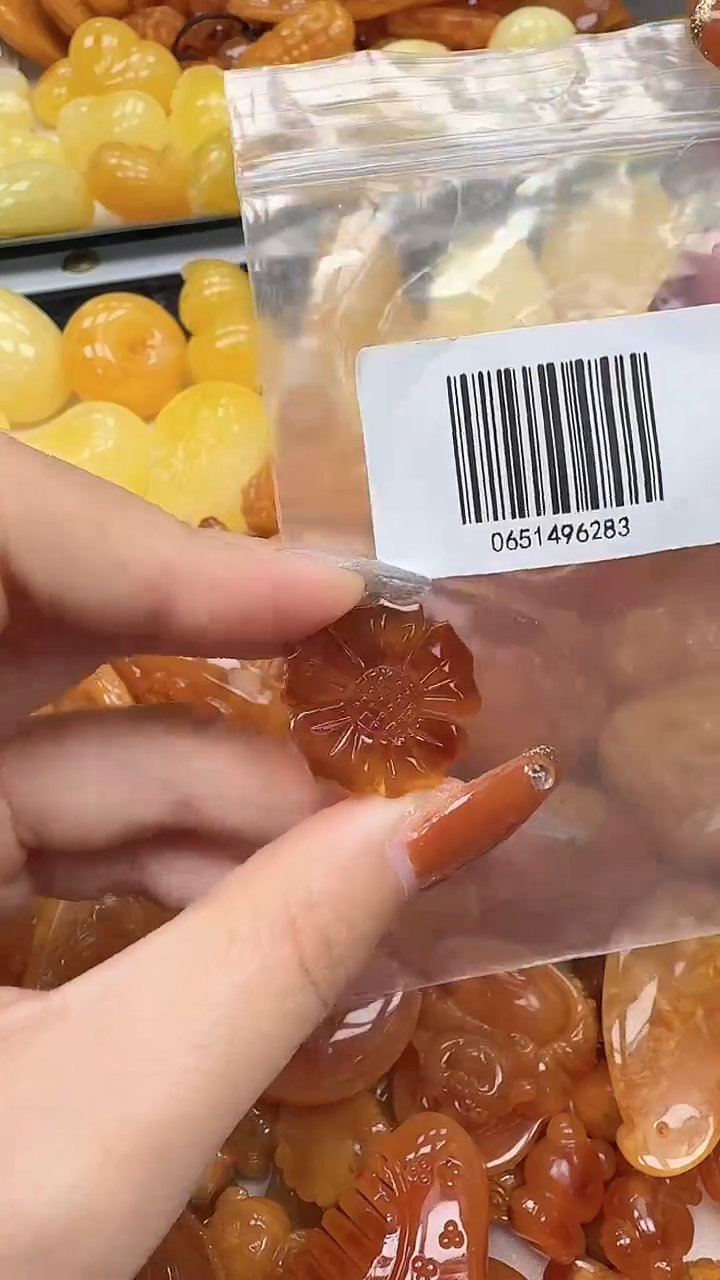 裸石琥珀未镶嵌如图