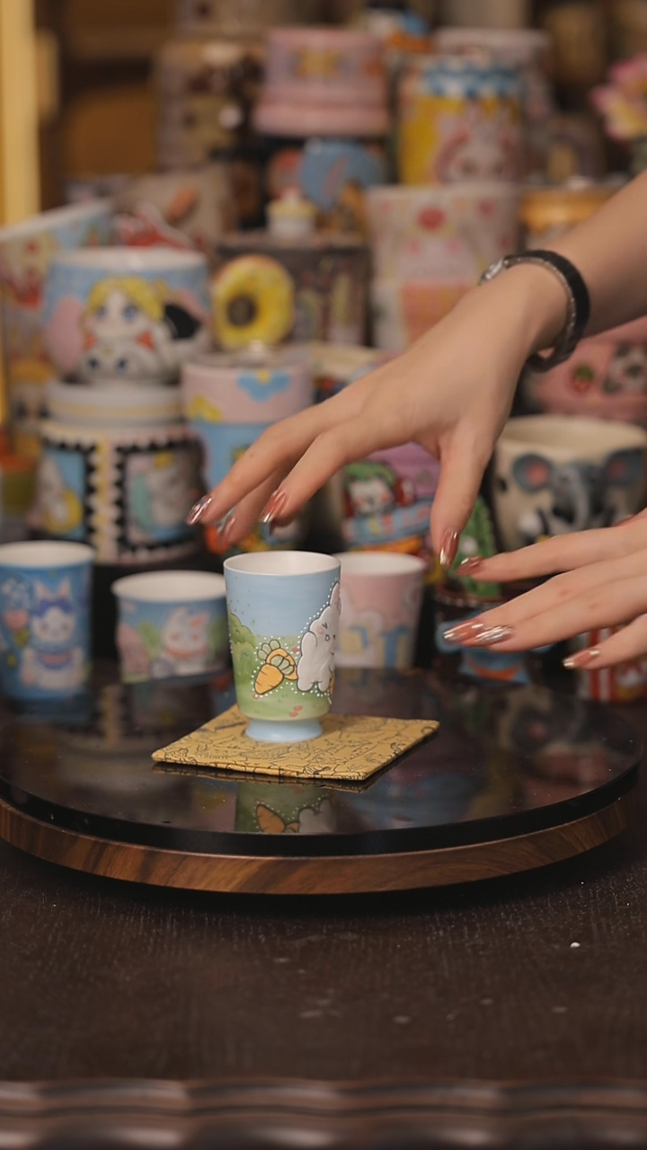 景德镇釉下彩绘设计师款式陶瓷