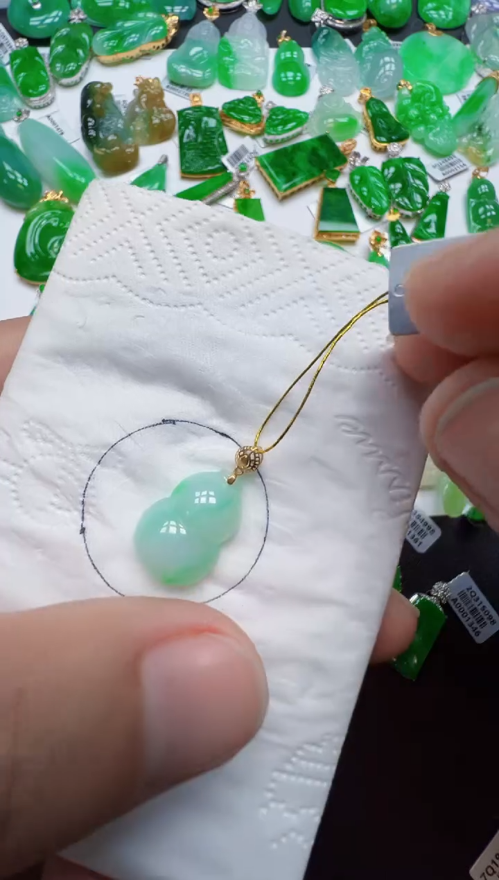 【闪购商品】翡翠吊坠(不含链)18K金镶嵌380