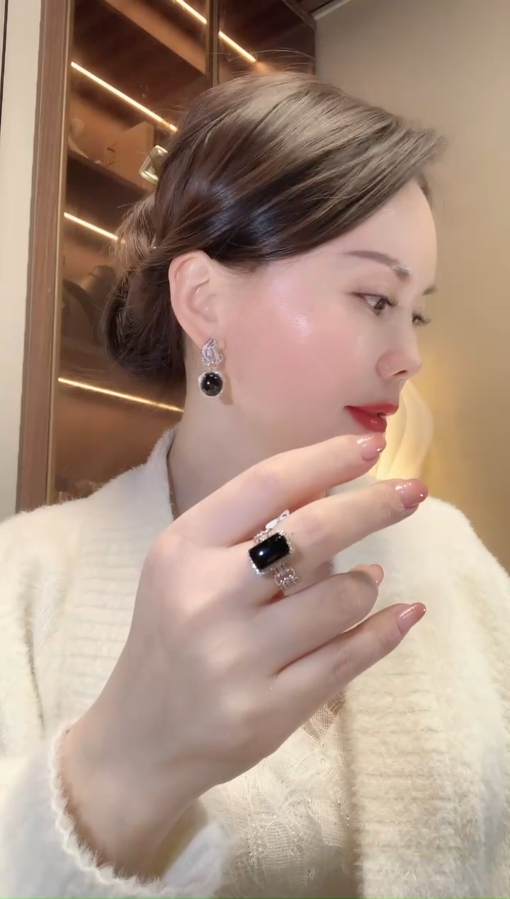 【闪购商品】翡翠戒指18K金镶嵌F70 翡翠