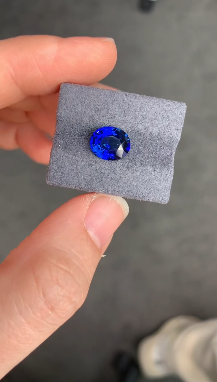 【闪购商品】蓝宝石裸石未镶嵌2.7ct皇家蓝