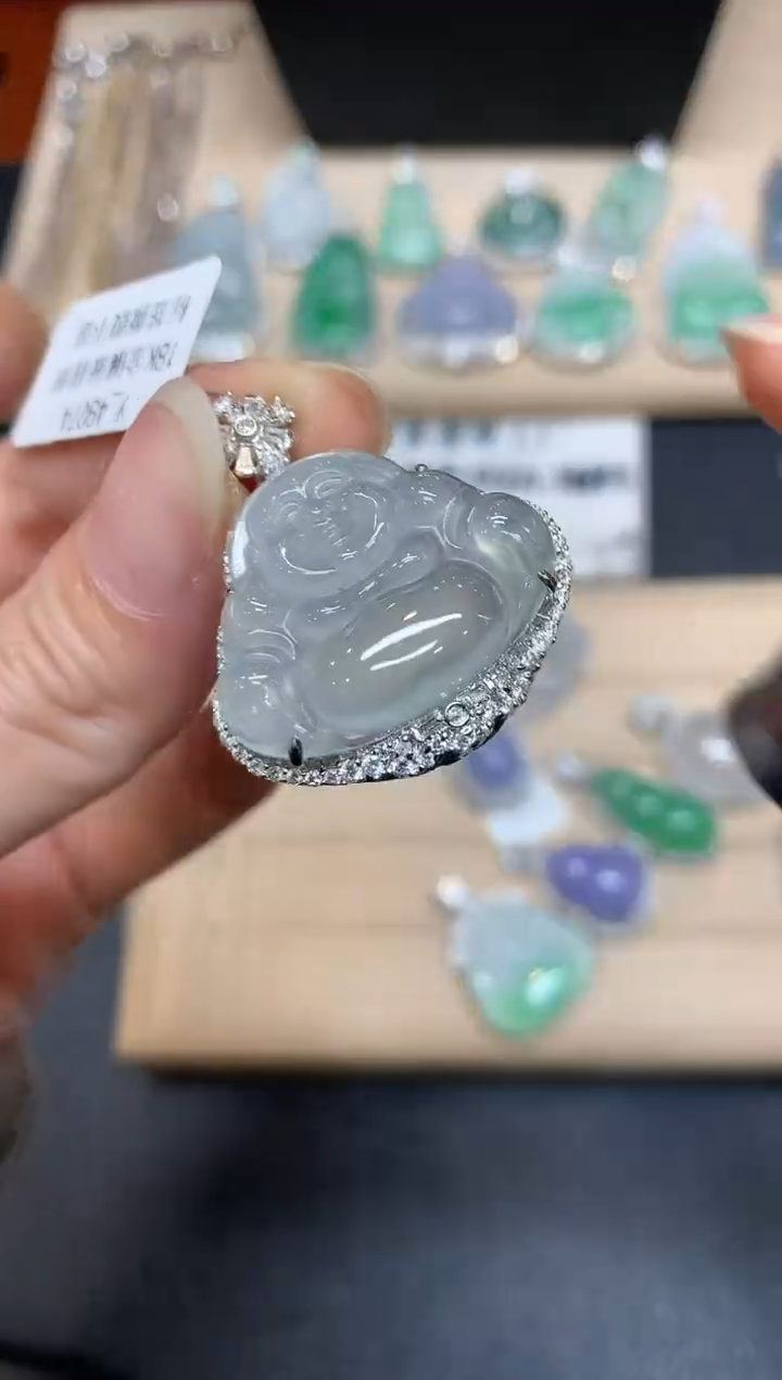 【闪购商品】翡翠颈饰18K金镶嵌佛公【无服务费