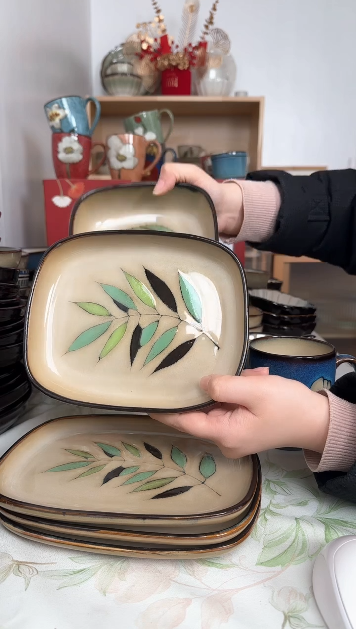 【闪购商品】瓷4+4组合装叶子盘盘子
