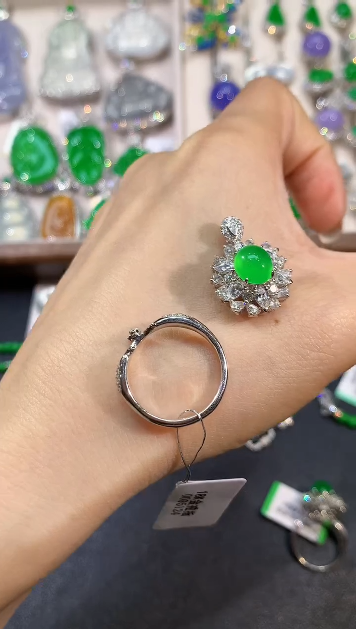 【闪购商品】翡翠18K金镶嵌戒指GM5124