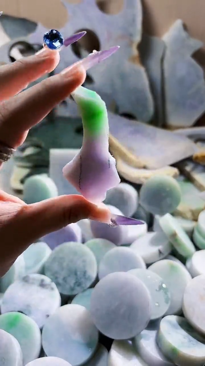 翡翠未镶嵌颈饰翡翠A货 江谭498