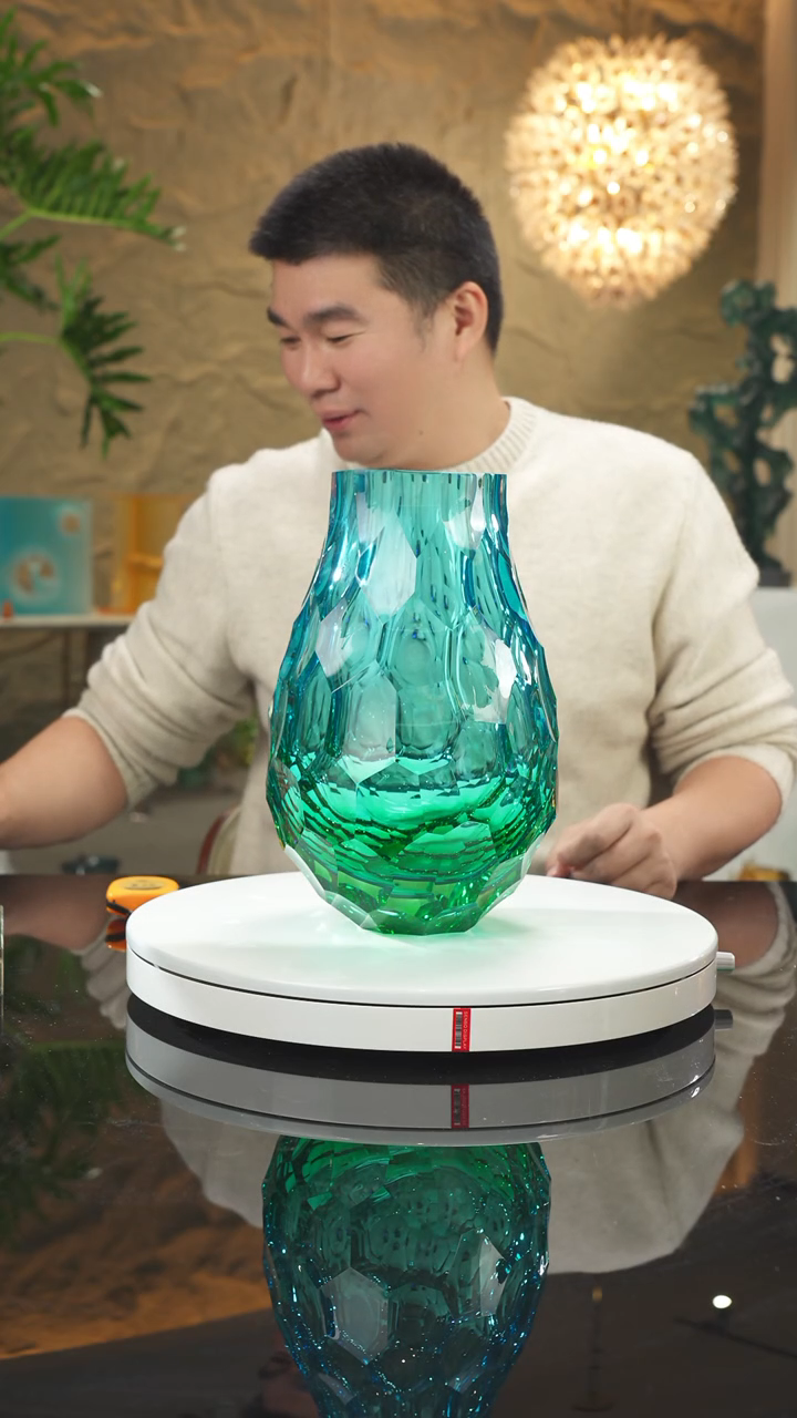 【闪购商品】摆件蓝绿凹切面花瓶