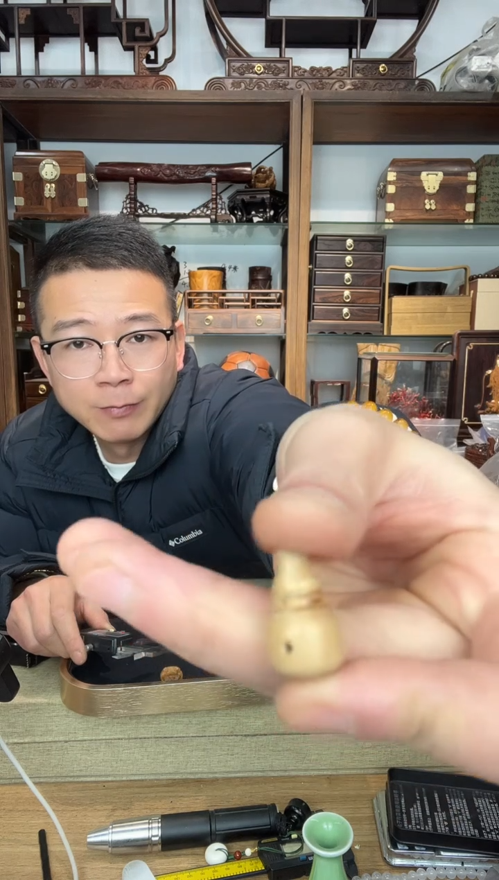 乌木类书架165老山檀三通单颗  瑕疵