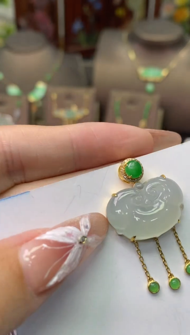 【闪购商品】翡翠颈饰18K金镶嵌净货11144