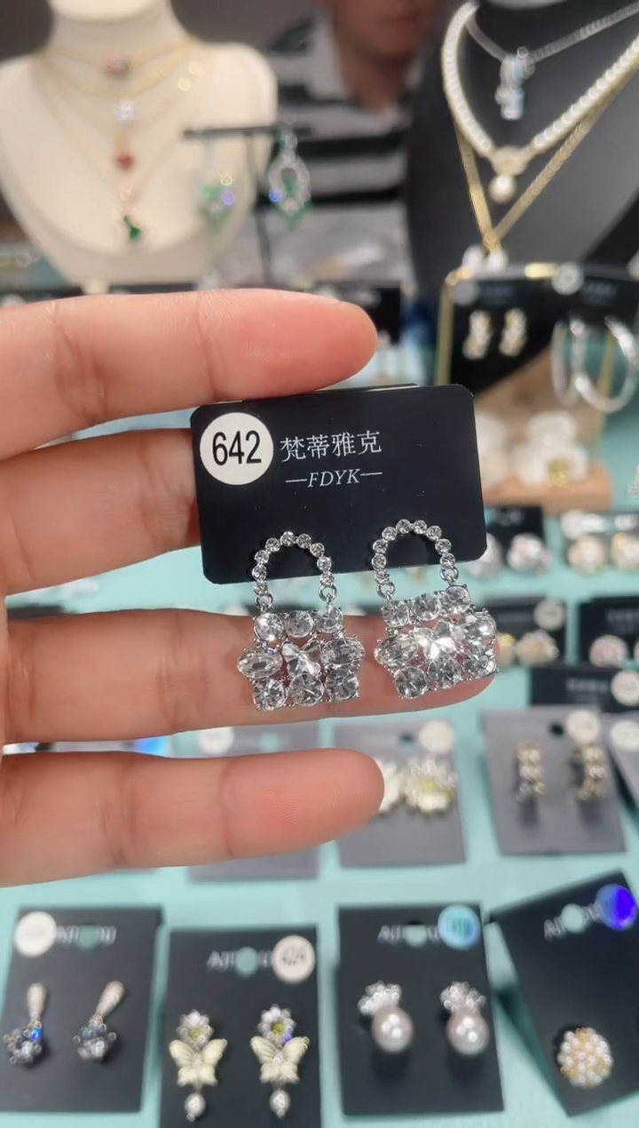 铜合金锆石925银时尚耳饰642