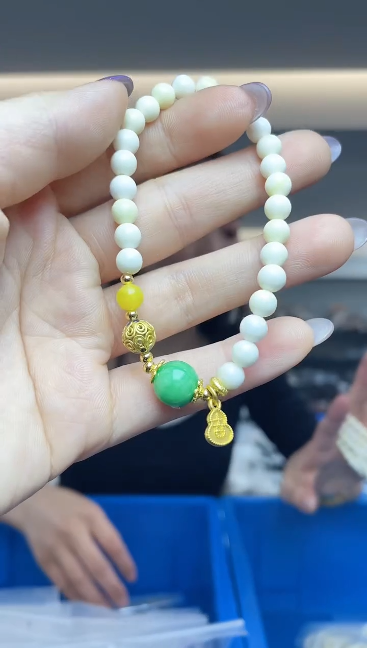 【闪购商品】蜜蜡裸石未镶嵌多样性发一件