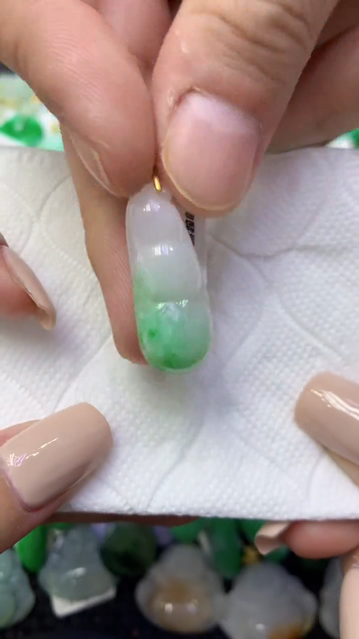 颈饰未镶嵌翡翠天然缅甸翡翠A货