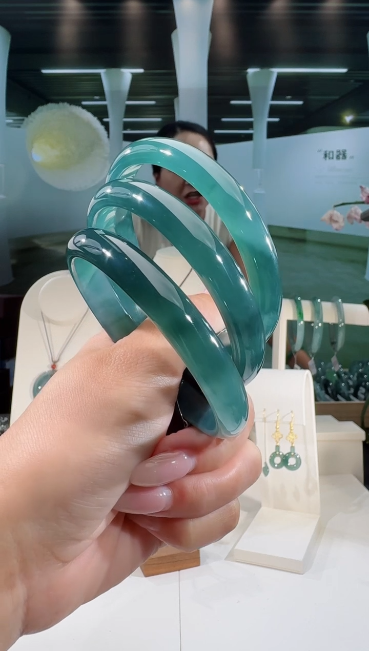 翡翠手镯未镶嵌圈口可选多样性发一条