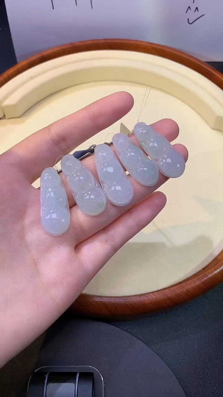 颈饰未镶嵌翡翠2多样性发其一豆子