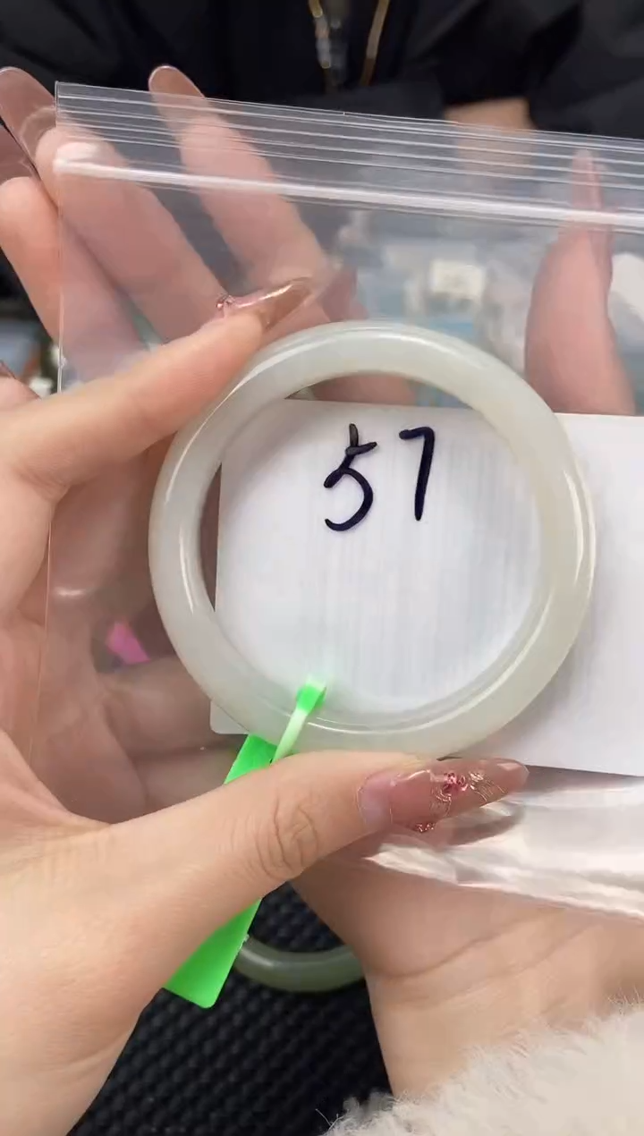 【闪购商品】和田玉手镯未镶嵌和田玉手镯