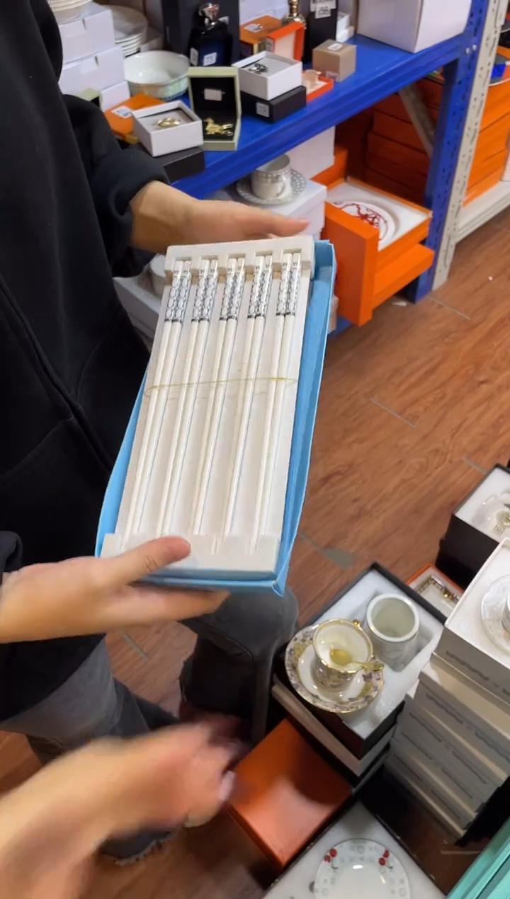 杯鸿辉家品牌瓷器，京东包邮！