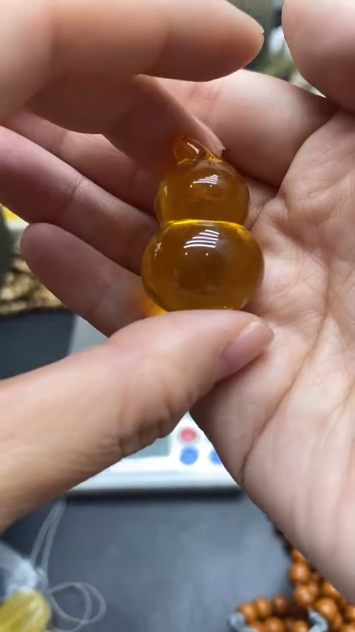 琥珀未镶嵌珠宝奇石1689