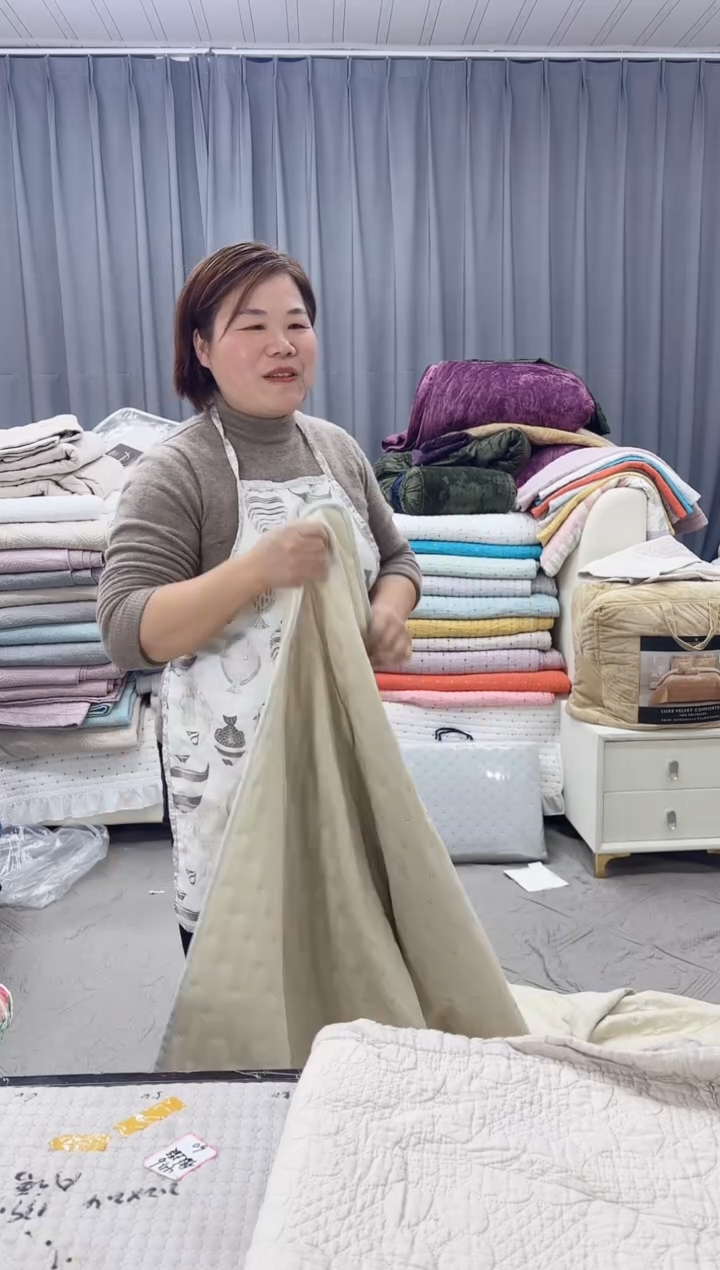 棉2.2*2.4米色压花水洗棉