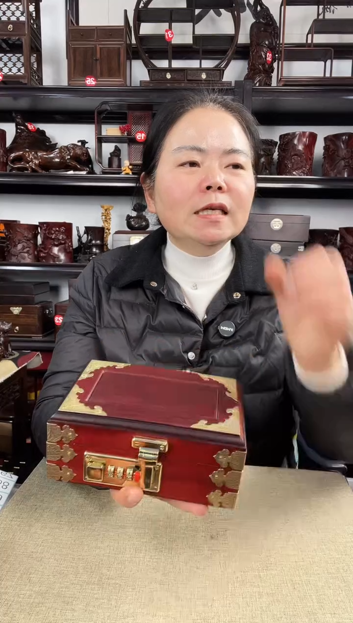 木老李红木工艺品长方盒