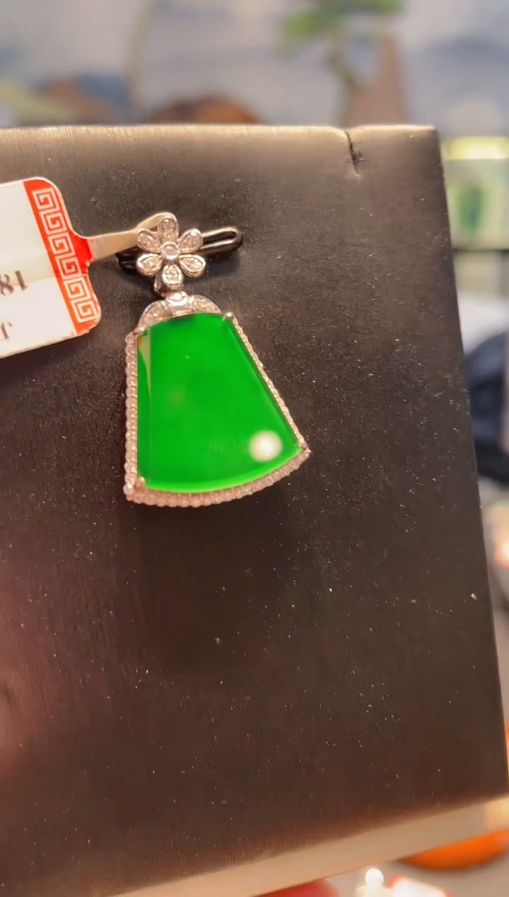 【闪购商品】翡翠颈饰18K金镶嵌B88天然A货翡翠