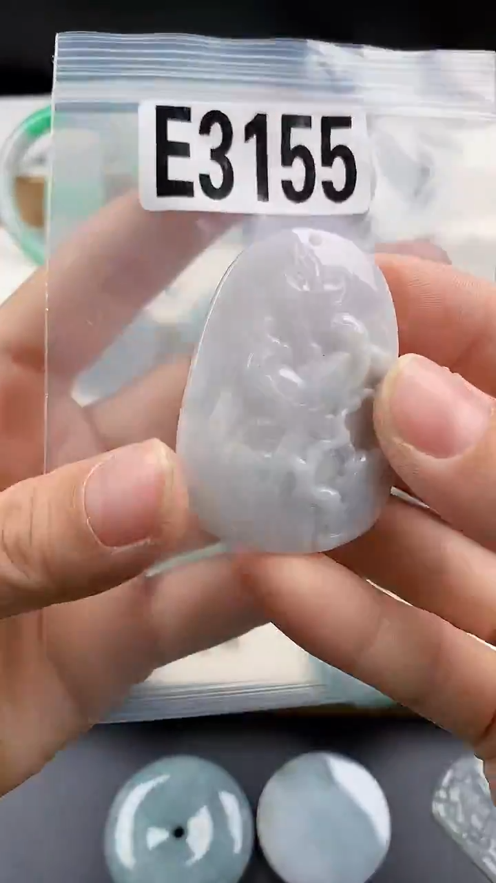 颈饰未镶嵌翡翠天然翡翠吊坠挂件