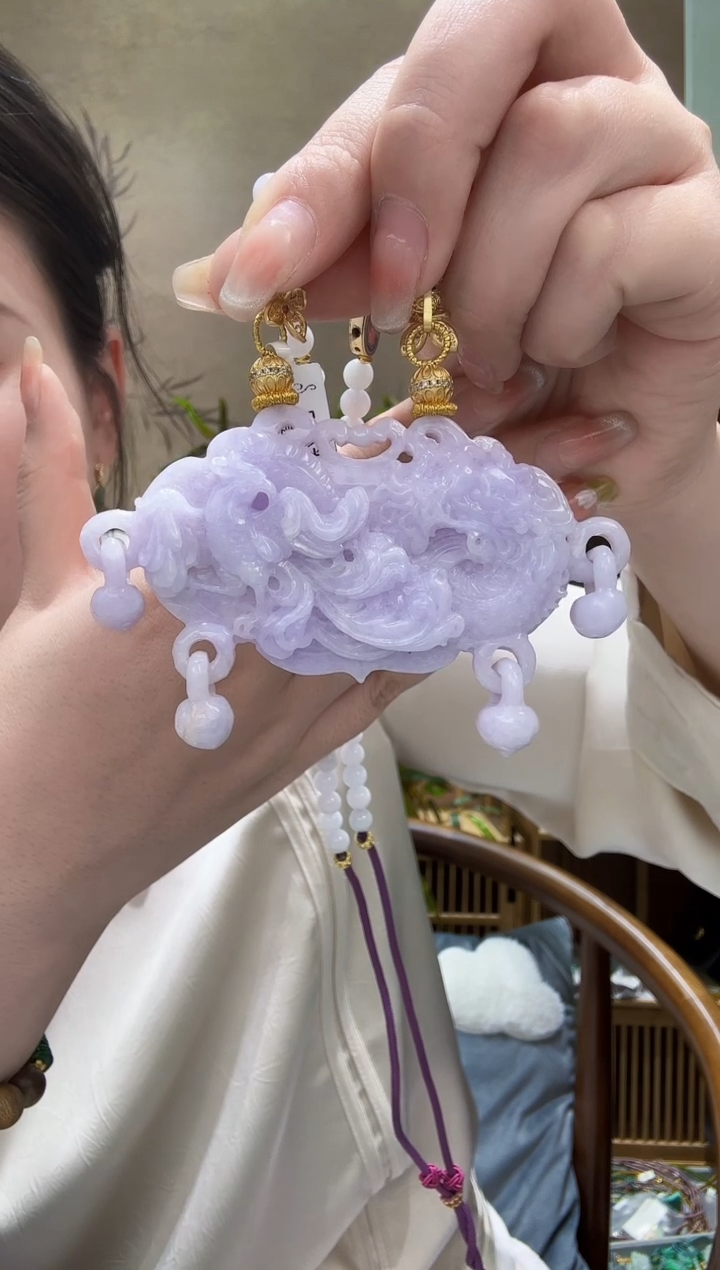 翡翠未镶嵌颈饰吊坠