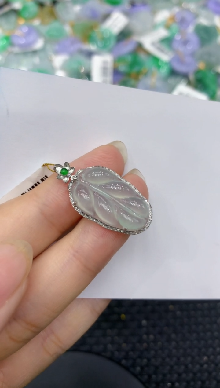 【闪购商品】翡翠颈饰18K金镶嵌8888888888