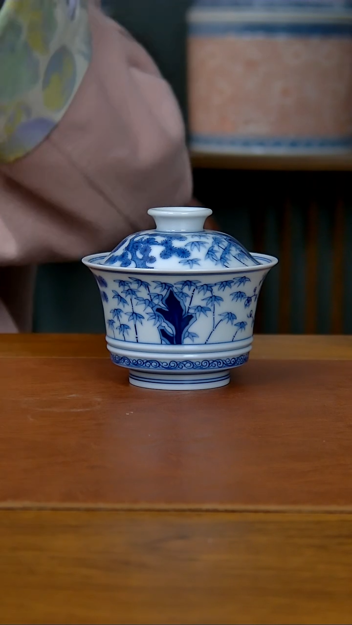 【闪购商品】陶瓷松竹梅马蹄两才-青花（柴窑）  561