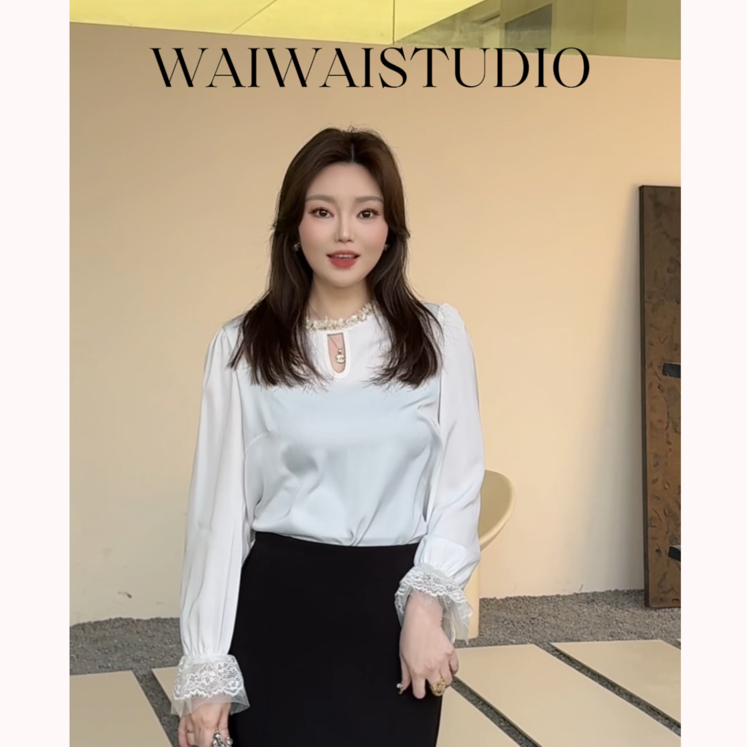 【白日舒曼】显瘦圆领精致蕾丝袖口重磅花边装饰衬衣 25S195