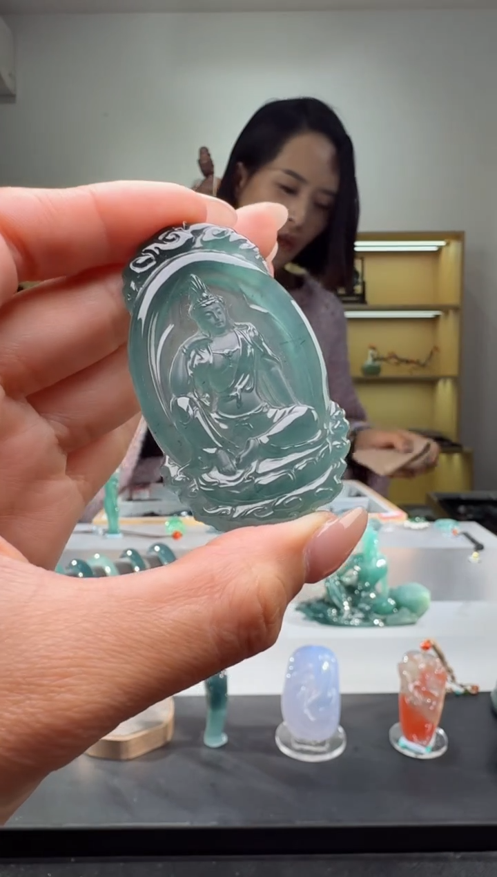吊坠(不含链)未镶嵌翡翠观音（多样性发其一）