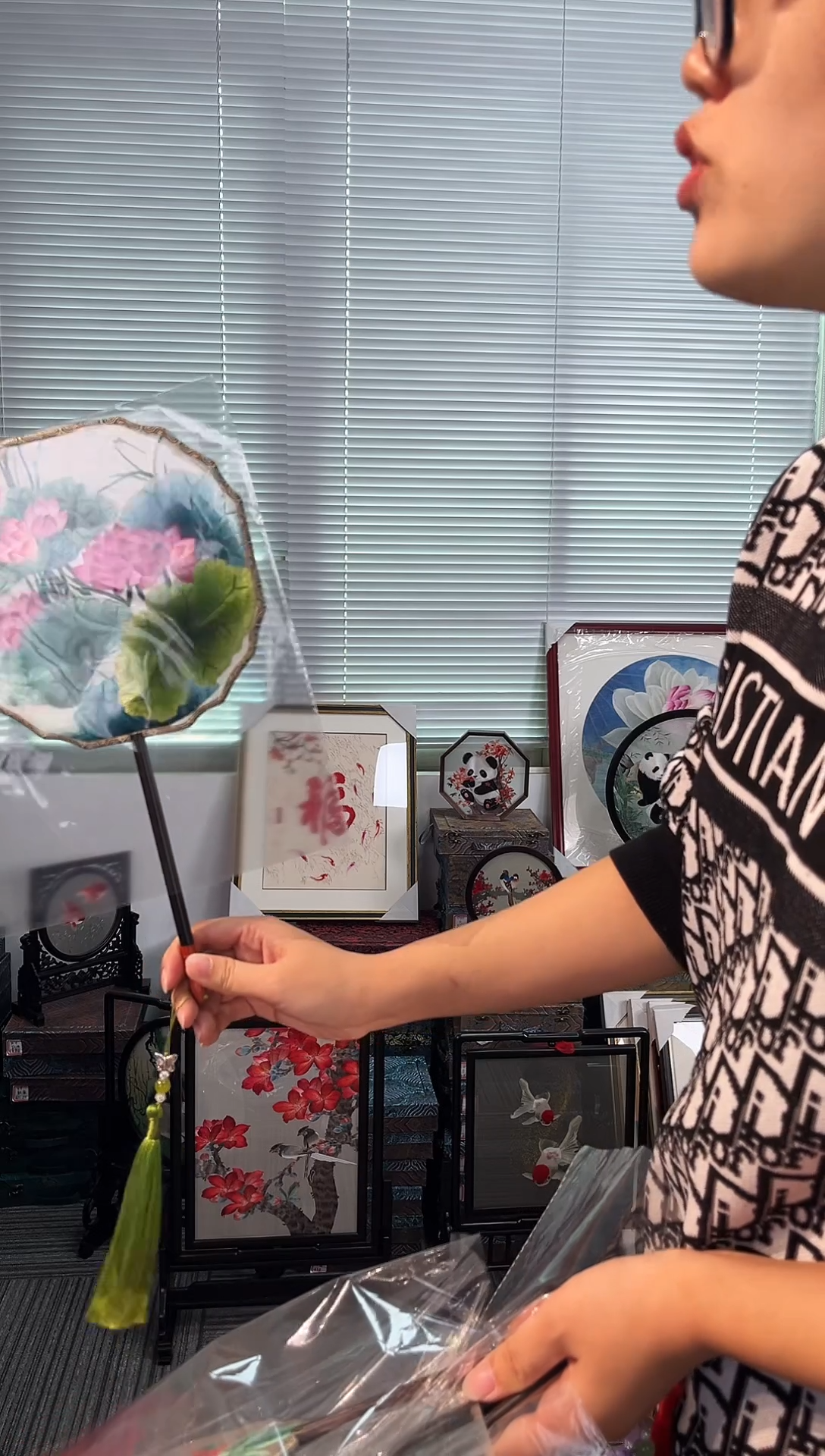 织绣以芊手扇手绣